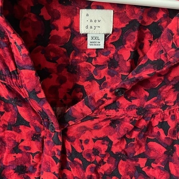 A New Day Floral Blouse - Picture 2 of 4